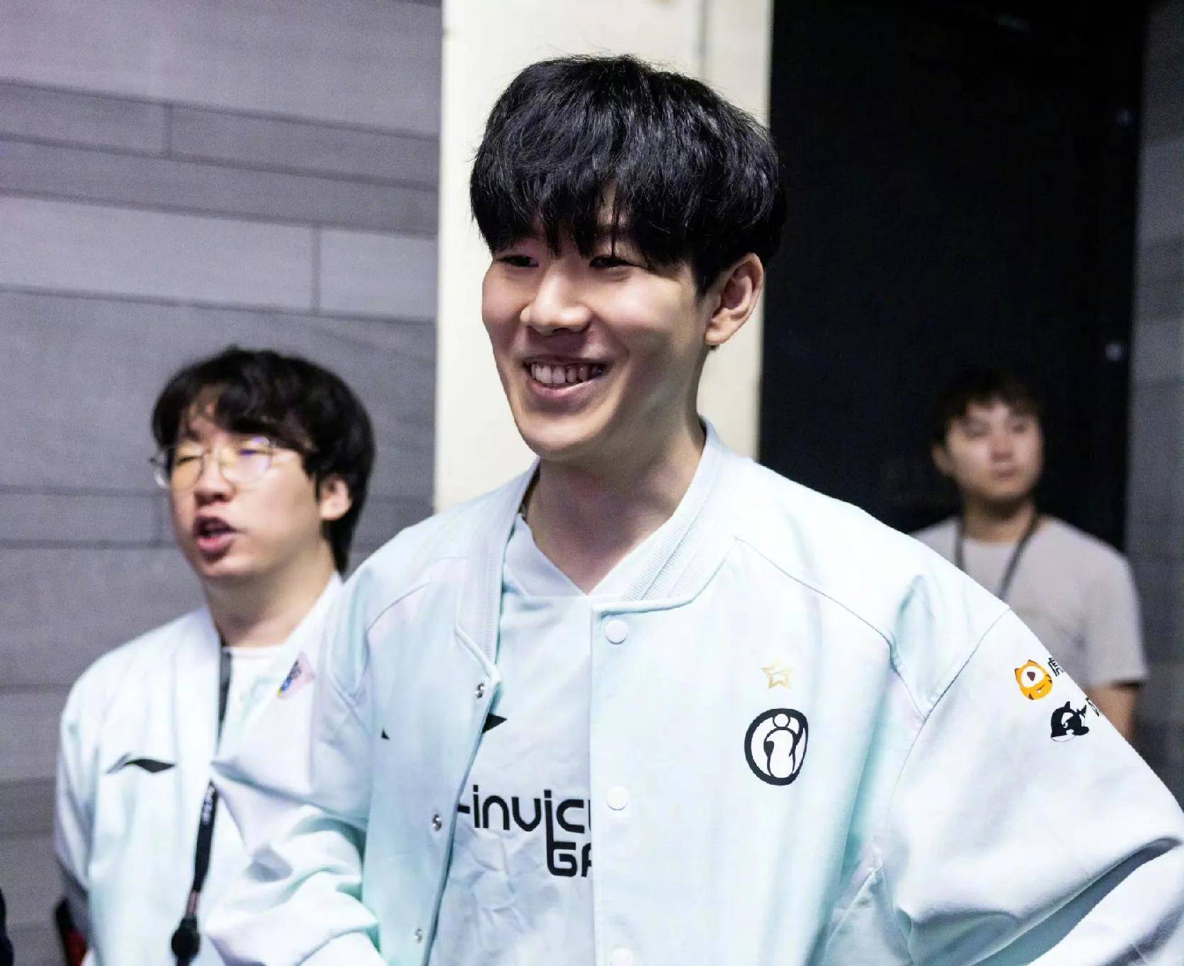 花含苞待放 花含苞待放