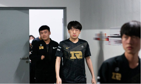 既礼貌又有 既礼貌又有